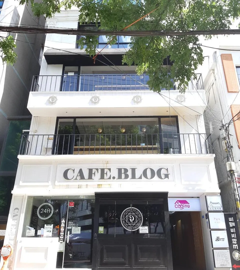 Sinchon Cooing Guesthouse Guest house Seoul