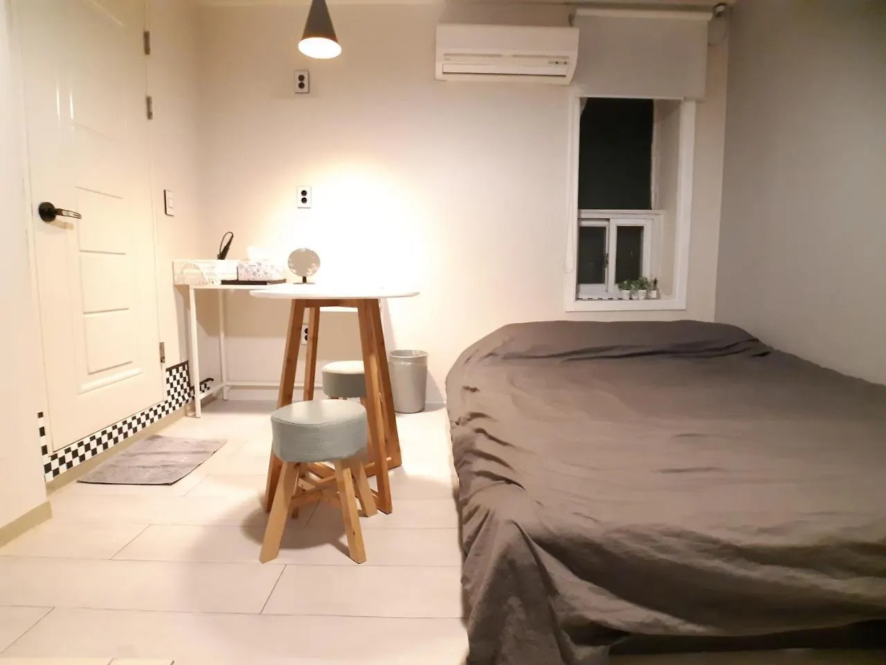 Sinchon Cooing Guesthouse 2*, Seoul