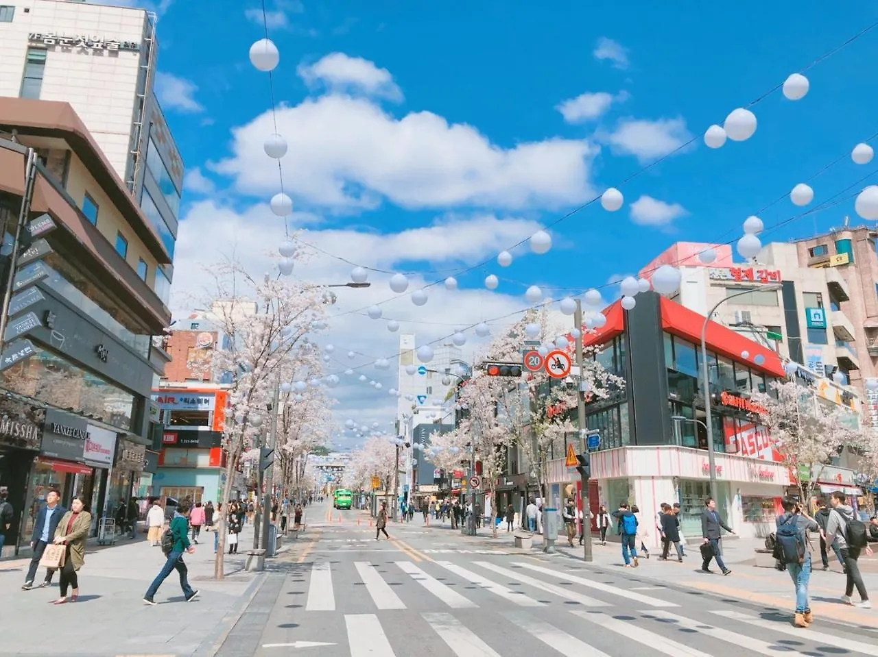 Sinchon Cooing Guesthouse Guest house Seoul
