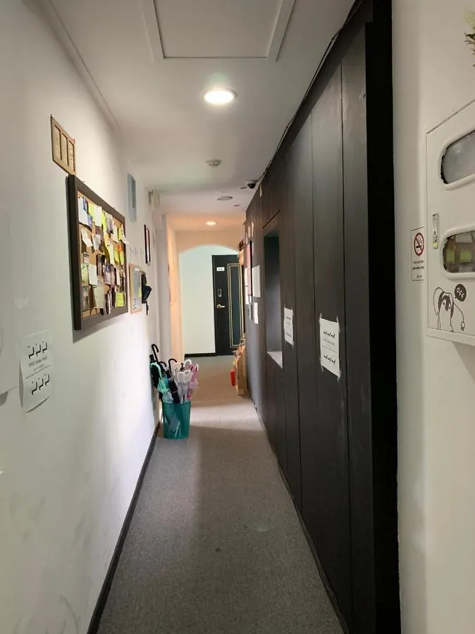 Guest house Sinchon Cooing Guesthouse